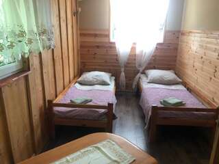 Отели типа «постель и завтрак» Gościniec pod Dębem Wilimy Шале с двумя спальнями-5