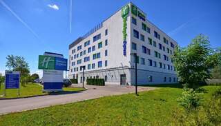 Отель Holiday Inn Express Warsaw Airport Варшава