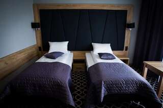 Фото номер Hotel Coloseum Двухместный номер с 1 кроватью или 2 отдельными кроватями