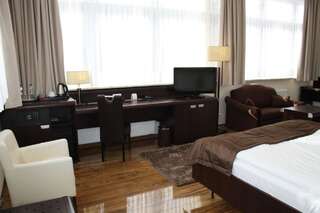 Фото номер Hotel Business Faltom Gdynia Двухместный номер Делюкс с 1 кроватью
