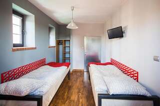 Фото номер Hostel Fabryka Двухместный номер с 2 отдельными кроватями
