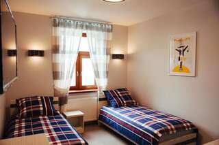 Фото номер Fresco Hostel Просторный двухместный номер с 2 отдельными кроватями