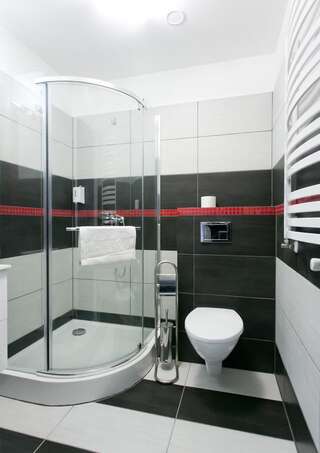 Проживание в семье Pokoje Beskid Brenna Бренна Quadruple Room with Shower 7-1