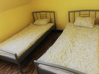 Фото номер Wisełka Двухместный номер с 2 отдельными кроватями и душем