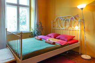 Апартаменты Five Bedrooms In The Very Center Краков Стандартный номер с кроватью размера "queen-size"-1