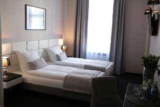 Фото номер Hotel Villa Casino Улучшенный двухместный номер с 2 отдельными кроватями