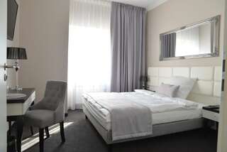 Фото номер Hotel Villa Casino Стандартный номер с кроватью размера 