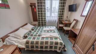 Отель Hotel Imperial Ясло Двухместный номер с 1 кроватью и собственной ванной комнатой-13