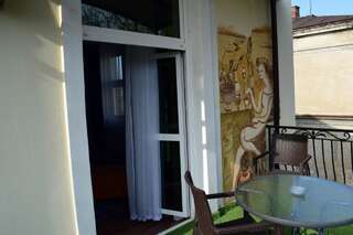 Фото номер Sepia Restauracja & Noclegi Апартаменты с балконом