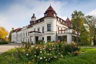 Отель Pałac Wiejce Skwierzyna