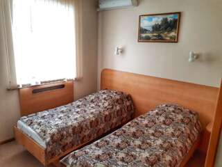 Гостиница Гостиница Колос Самара Двухместный номер с 2 отдельными кроватями и ванной комнатой-6