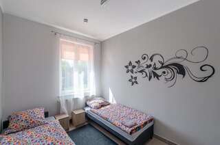 Фото номер Noclegi 24h Bielpon Двухместный номер с 1 кроватью и общей ванной комнатой