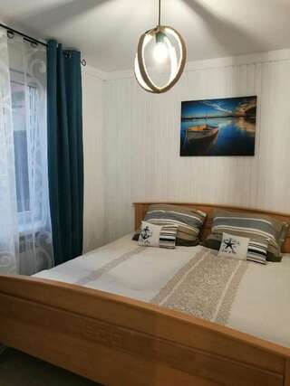 Отели типа «постель и завтрак» Dom nad Wigrami Сувалки Cемейный номер с собственной ванной комнатой-18