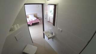 Фото номер Apartamenty Kozienice Двухместный номер с 1 кроватью, дополнительной кроватью и собственной ванной комнатой