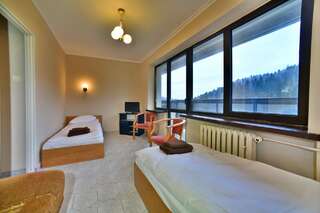 Фото номер Bystre Centrum Wypoczynku Двухместный номер с 1 кроватью и видом на горы