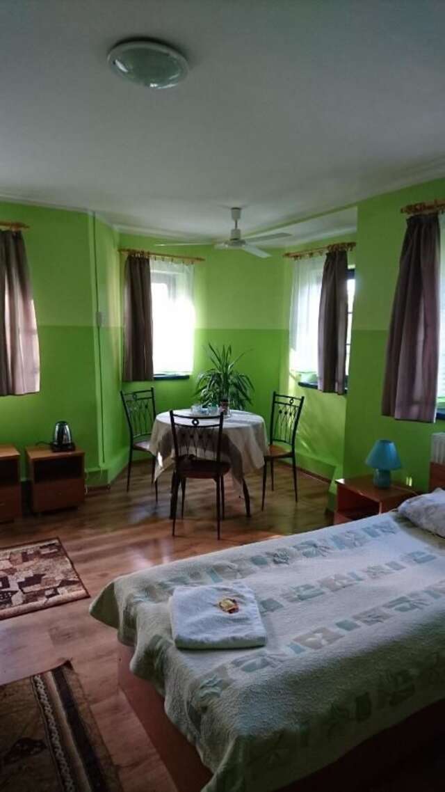 Отель Hotelik WARMIA -Pensjonat, Hostel Лидзбарк-Варминьски-4