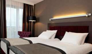 Отель Hotel 3 Trio Белосток Улучшенный двухместный номер с 1 кроватью или 2 отдельными кроватями-14