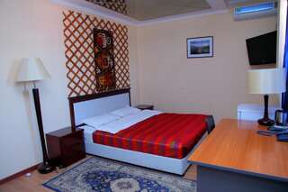 Отель Baikhan Hotel Бишкек Двухместный номер «Комфорт» с 1 кроватью-6