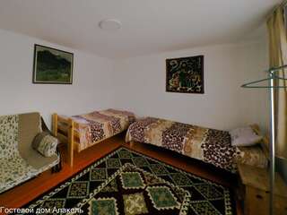 Фото номер Guesthouse Alakol Двухместный номер с 2 отдельными кроватями и общей ванной комнатой