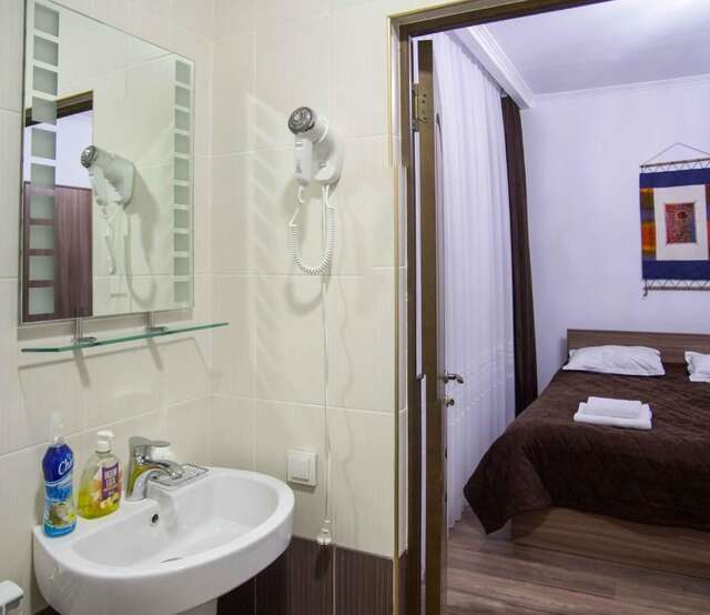 Отели типа «постель и завтрак» Sweet House Guest house Каракол-27