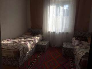 Фото номер Guest House Mira Двухместный номер с 2 двуспальными кроватями