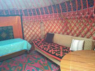 Фото  Karakol Yurt Lodge город Каракол (32)