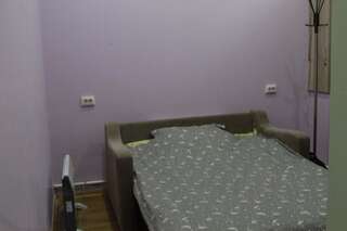 Гостевой дом Konok center hostel Ош Бюджетный двухместный номер с 2 отдельными кроватями-5