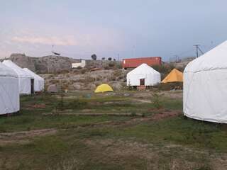 Кемпинги BUGU YRT CAMP Тамга Шатер-4