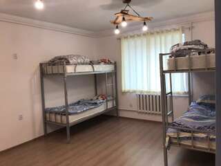 Хостелы Hostel Muras in Osh Ош Кровать в общем 8-местном номере-4