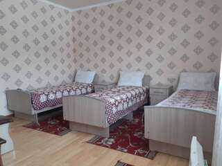 Фото номер Rahat guest house Двухместный номер с 2 отдельными кроватями
