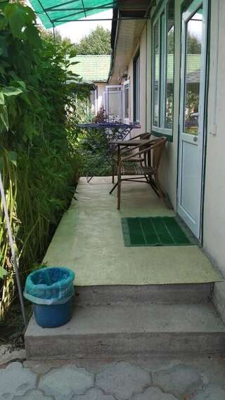 Фото Дом отдыха Берёзка город Чолпон-Ата (2)