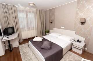 Отель Hunguest Hotel Fenyõ Меркуря-Чук