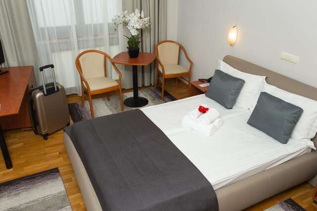 Отель Hunguest Hotel Fenyõ Меркуря-Чук-9