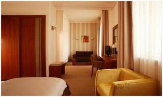 Отель Iaki Conference & Spa Hotel Мамая Улучшенный семейный двухместный номер с 1 кроватью-2