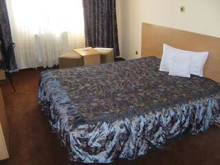 Фото номер Hotel Phoenix Двухместный номер с 1 кроватью