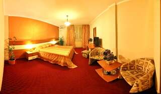 Отель Hotel Andre´s Крайова Улучшенный двухместный номер с 1 кроватью или 2 отдельными кроватями-1