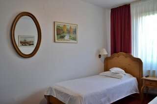 Отель Hotel Meteor Cluj Клуж-Напока Двухместный номер с 2 отдельными кроватями-14
