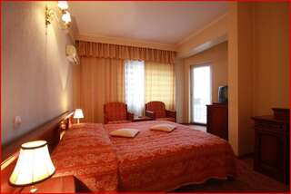 Отель Hotel Mara Бая-Маре Двухместный номер с 1 кроватью или 2 отдельными кроватями-1
