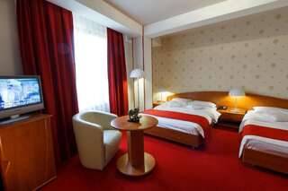 Отель Hotel Anna Тыргу-Жиу Двухместный номер с 2 отдельными кроватями-11