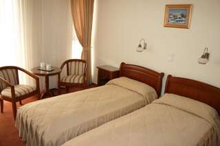 Фото номер Hotel Sarmis Двухместный номер с 1 кроватью или 2 отдельными кроватями