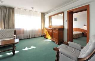 Отель Hotel Moldova Яссы Люкс с 1 спальней-1
