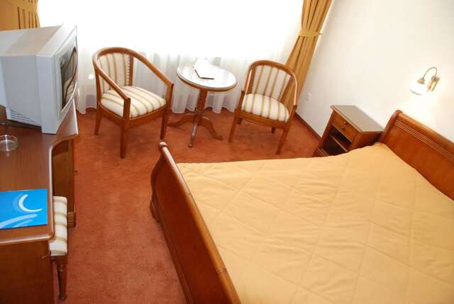 Отель Hotel Belvedere Клуж-Напока-36