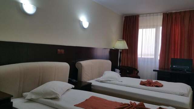 Отель Hotel Helin Aeroport - Craiova Крайова-7