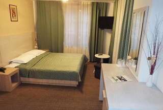 Отель Hotel Escalade Пояна-Брашов Стандартный двухместный номер с 1 кроватью или 2 отдельными кроватями 3***-1