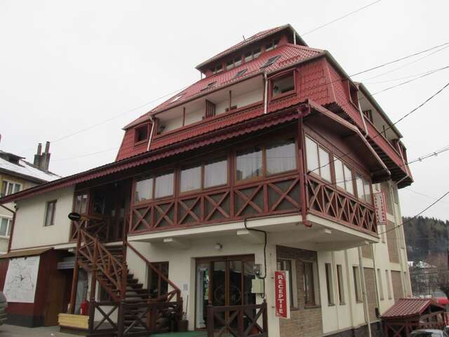 Отель Hotel Belvedere Ватра-Дорней-3