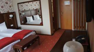 Отель Hotel President Бэйле-Феликс Двухместный номер с 1 кроватью или 2 отдельными кроватями-1