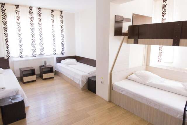 Хостелы Hostel Holland Bacau Бакэу-23