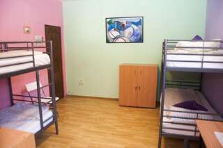 Фото номер JugendStube Hostel Кровать в 4-местной общей спальне смешанного типа с отдельной ванной комнатой