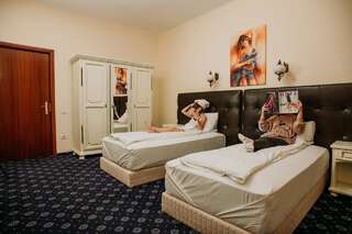 Фото номер Hotel Coandi Двухместный номер с 2 отдельными кроватями