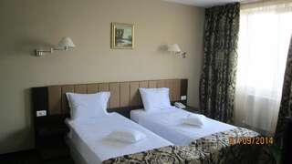 Отель Hotel Bistrita Бакэу Двухместный номер Делюкс с 1 кроватью или 2 отдельными кроватями-5
